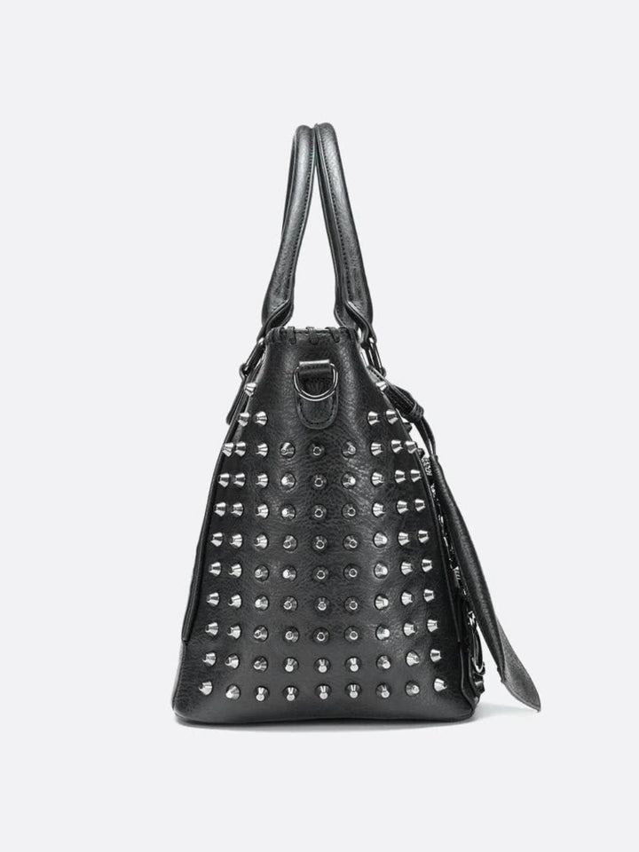 Bolso tote de piel negro con tachuelas