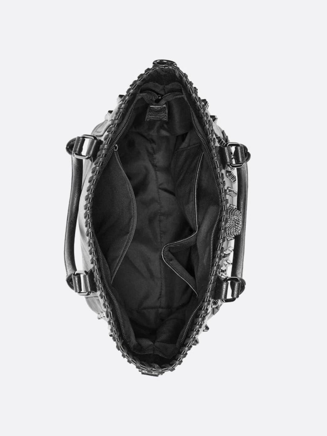 Bolso tote de piel negro con tachuelas