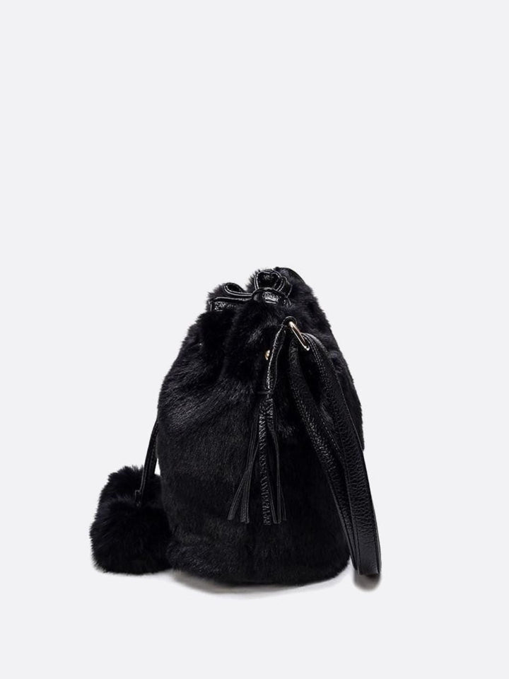Bolso bombonera de pelo sintético