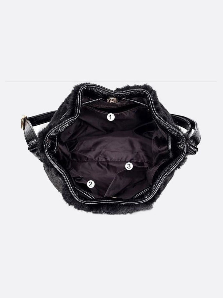 Bolso bombonera de pelo sintético